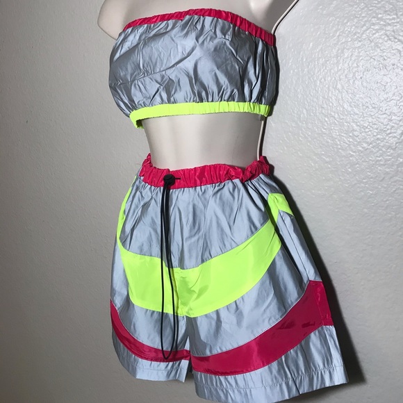 2pc Reflective high waisted short and tube top set - Picture 3 of 3